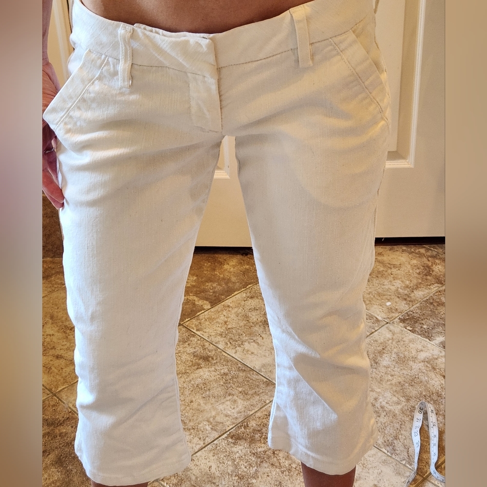 White Guess cropped jeans